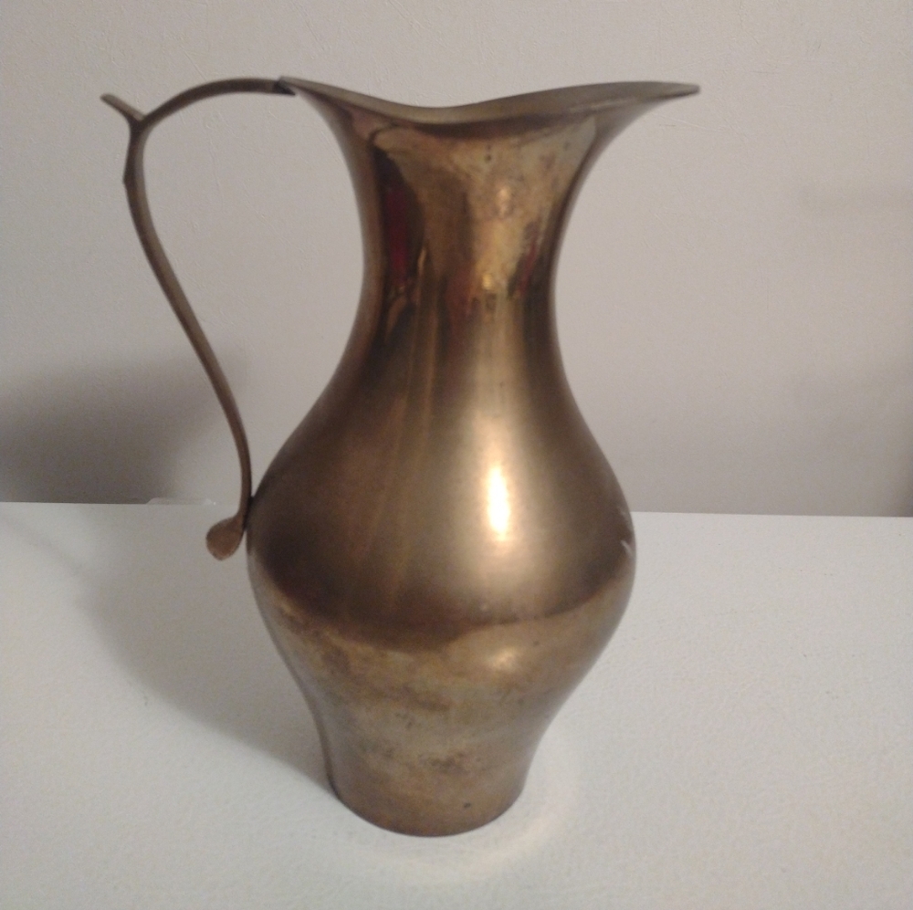 Vintage commodore solid brass pitcher made in India 8.5"can be used for flowers - Picture 3 of 9